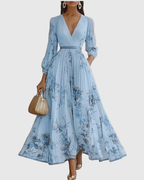 Feminine Pleated Maxi Dress, Elegant Style and Timeless Design