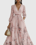 Feminine Pleated Maxi Dress, Elegant Style and Timeless Design
