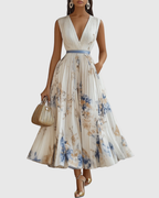 Feminine Pleated Maxi Dress, Elegant Style and Timeless Design